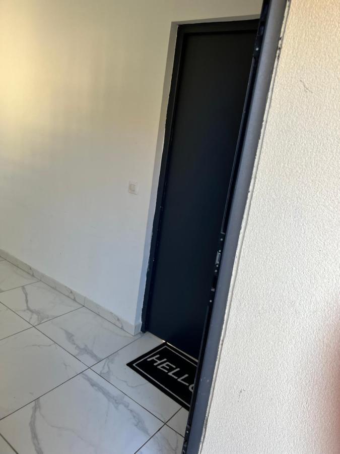Appartement F3 ,2 Bedrooms With Parking Aeroport Orly A 20Mn Saint-Michel-sur-Orge Exterior foto